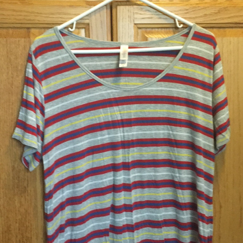 LuLaRoe classic tee